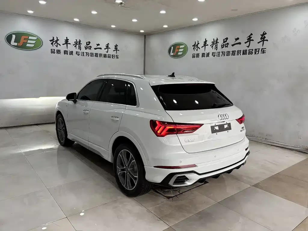 Audi Q3 2023 из CN, фото 5
