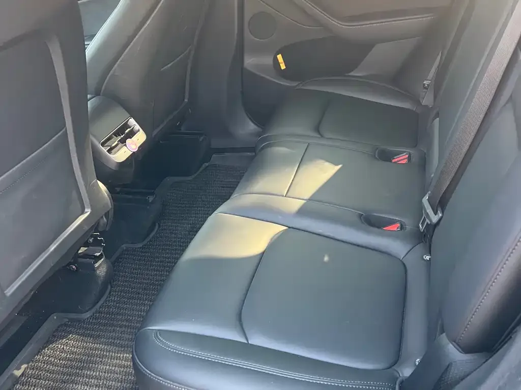 Tesla Model Y 2024 из CN, фото 3