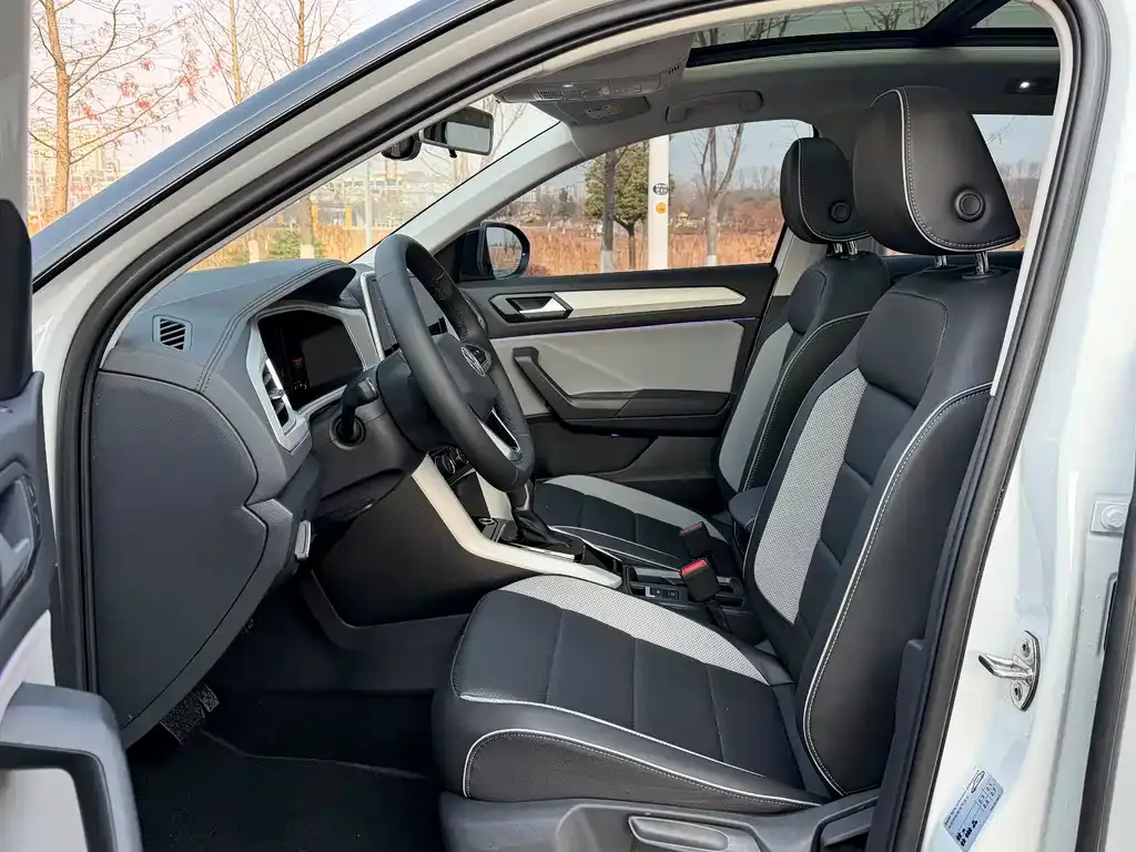 Volkswagen T-Roc 2024 из CN, фото 8