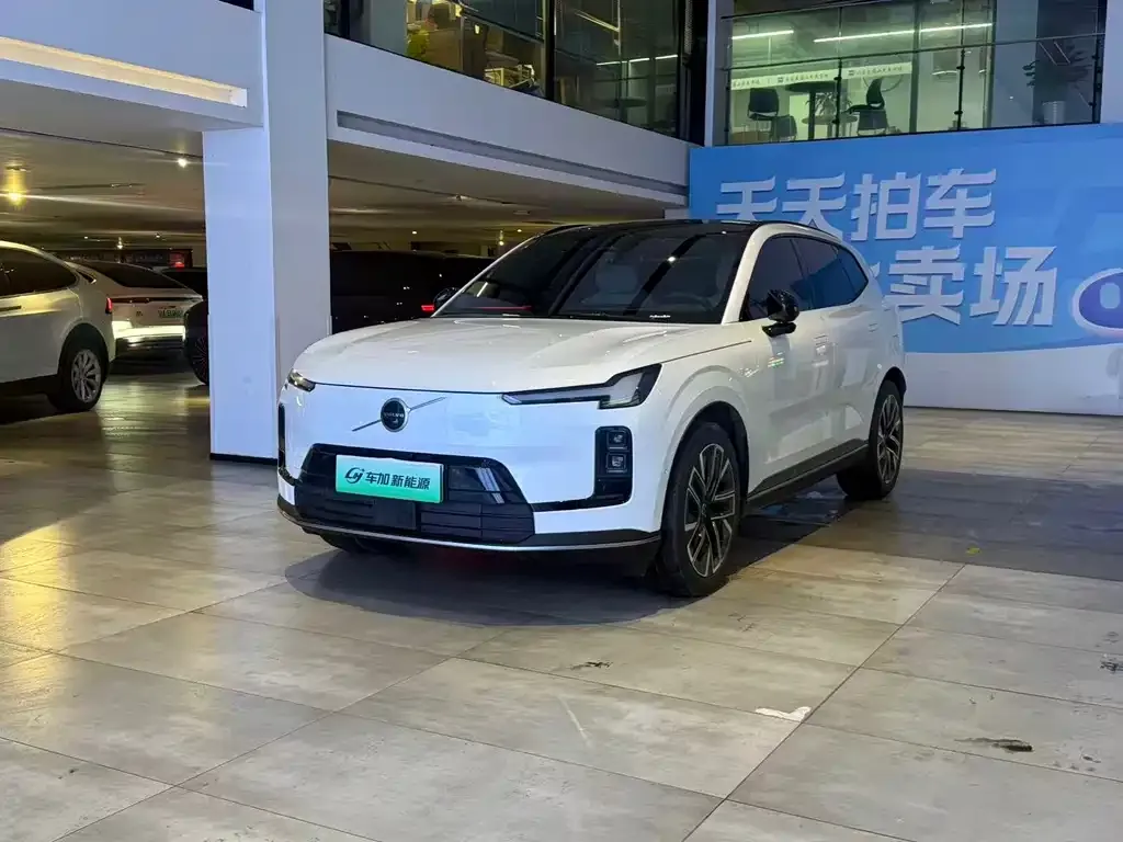 Volvo XC70 Plug-in Hybrid 2025 из CN, фото 1