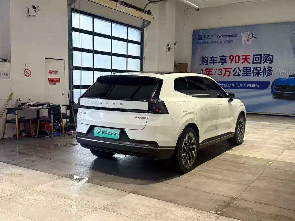 Volvo XC70 Plug-in Hybrid 2025 из CN, фото 4
