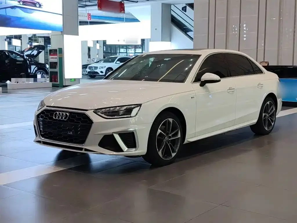 Audi A4L 2021 из CN, фото 1
