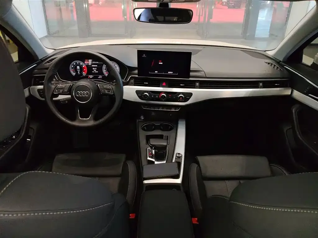 Audi A4L 2021 из CN, фото 10
