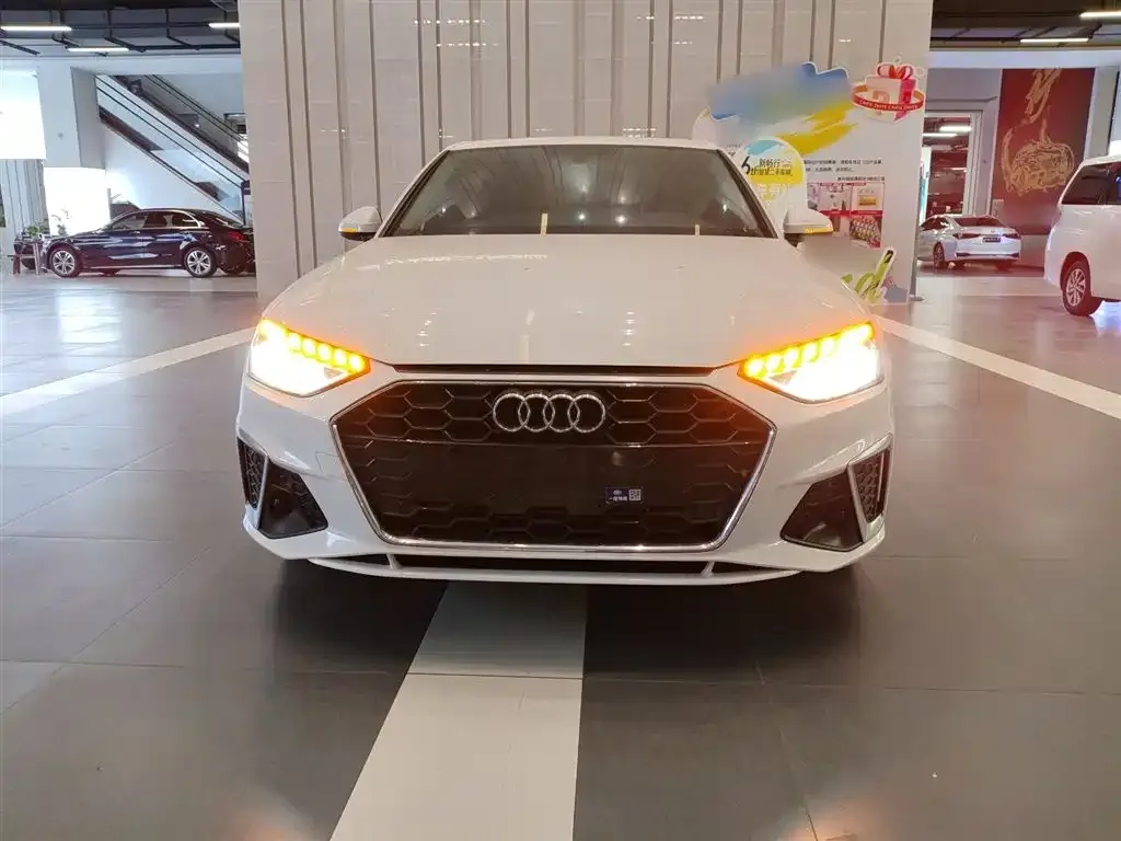 Audi A4L 2021 из CN, фото 5