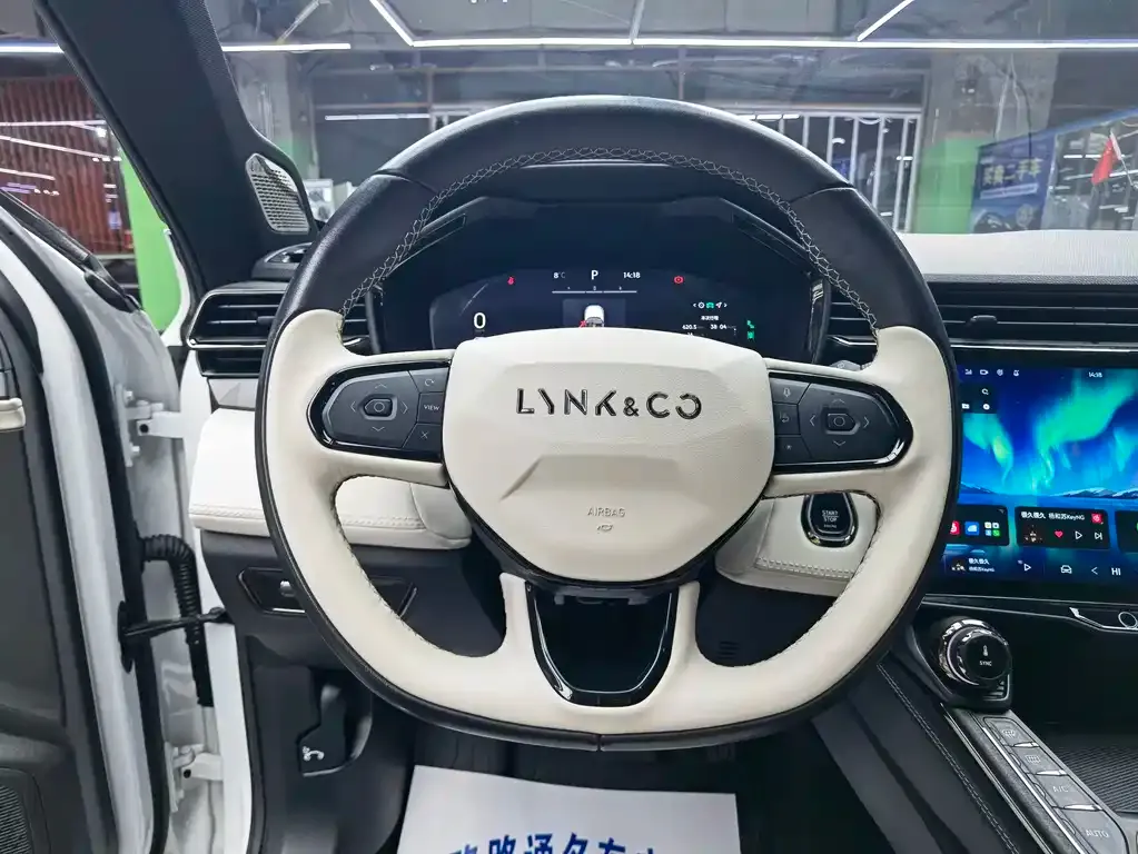 Lynk & Co 01 EM-P 2023 из CN, фото 3