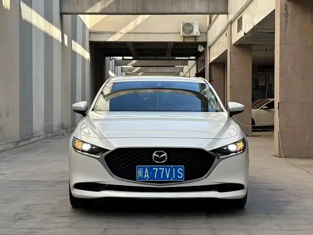 Mazda 3 Axela 2023 из CN, фото 8