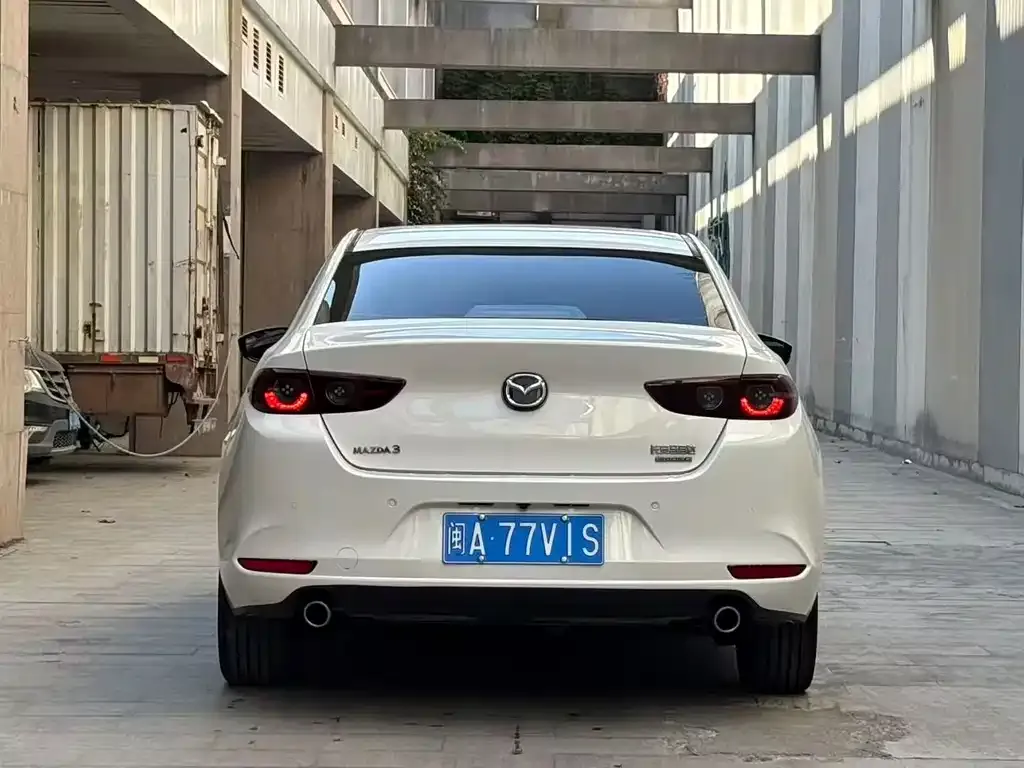 Mazda 3 Axela 2023 из CN, фото 5