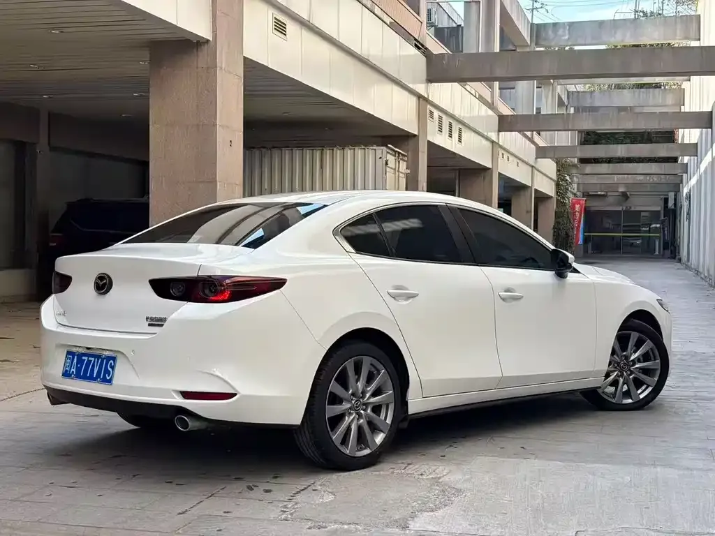 Mazda 3 Axela 2023 из CN, фото 4