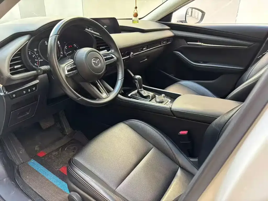 Mazda 3 Axela 2023 из CN, фото 3