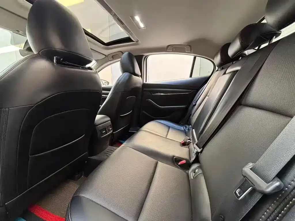 Mazda 3 Axela 2023 из CN, фото 6