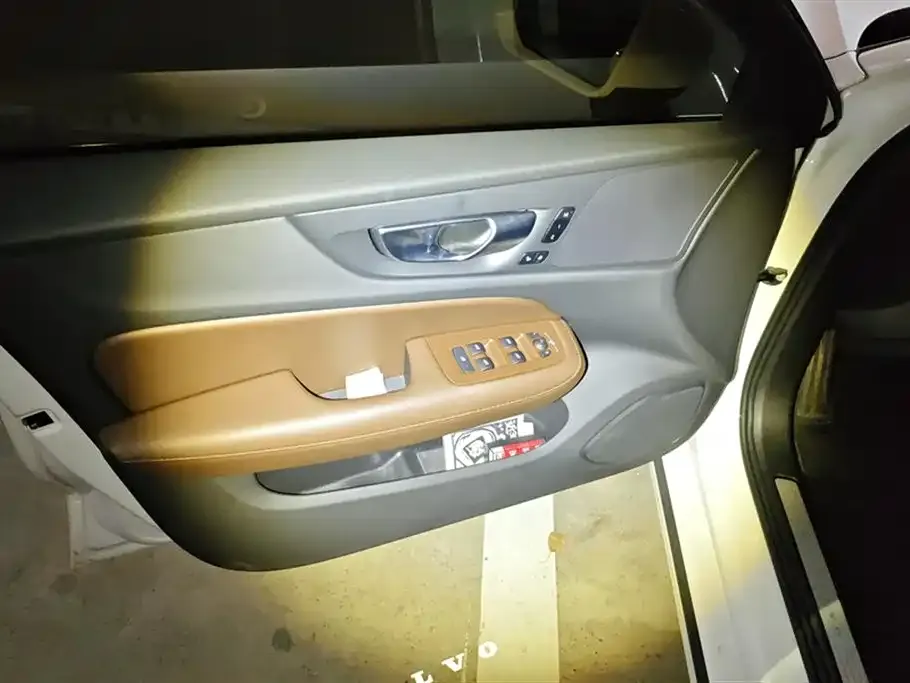 Volvo S60 2024 из CN, фото 7