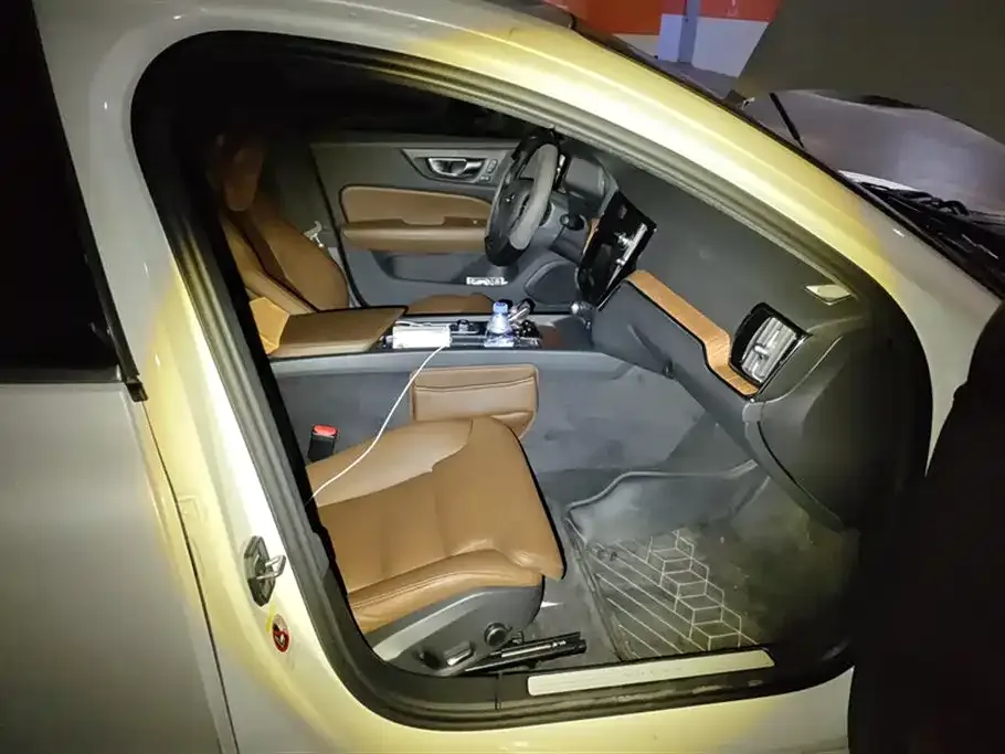 Volvo S60 2024 из CN, фото 6