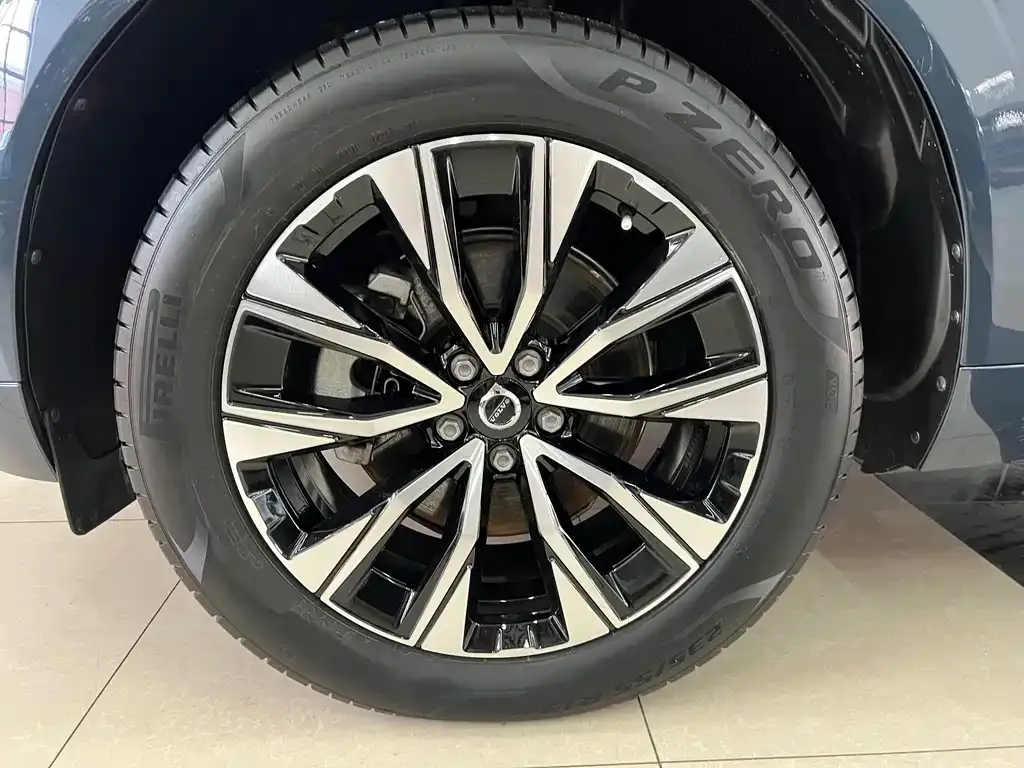 Volvo XC60 2024 из CN, фото 4