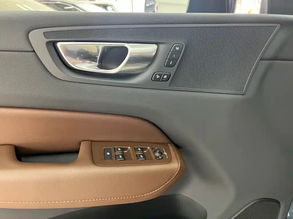 Volvo XC60 2024 из CN, фото 7