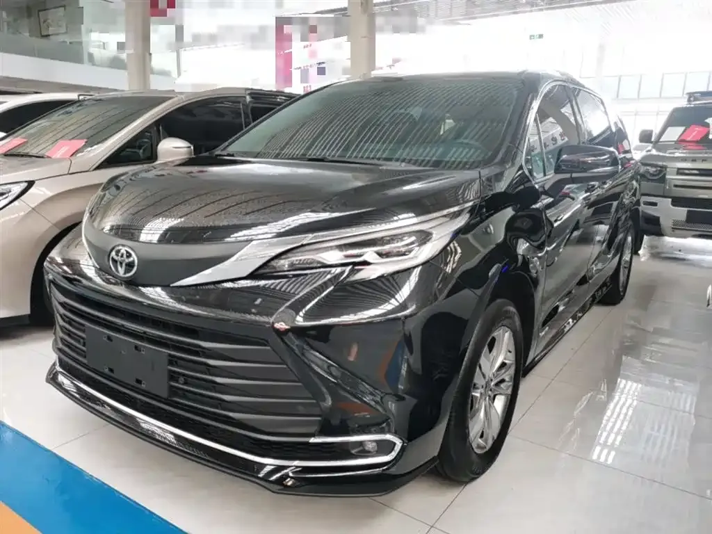 Toyota Sienna 2025 из CN, фото 1
