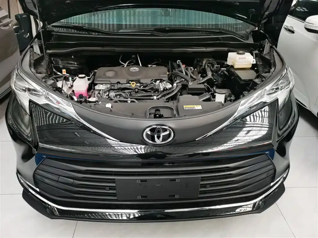 Toyota Sienna 2025 из CN, фото 10