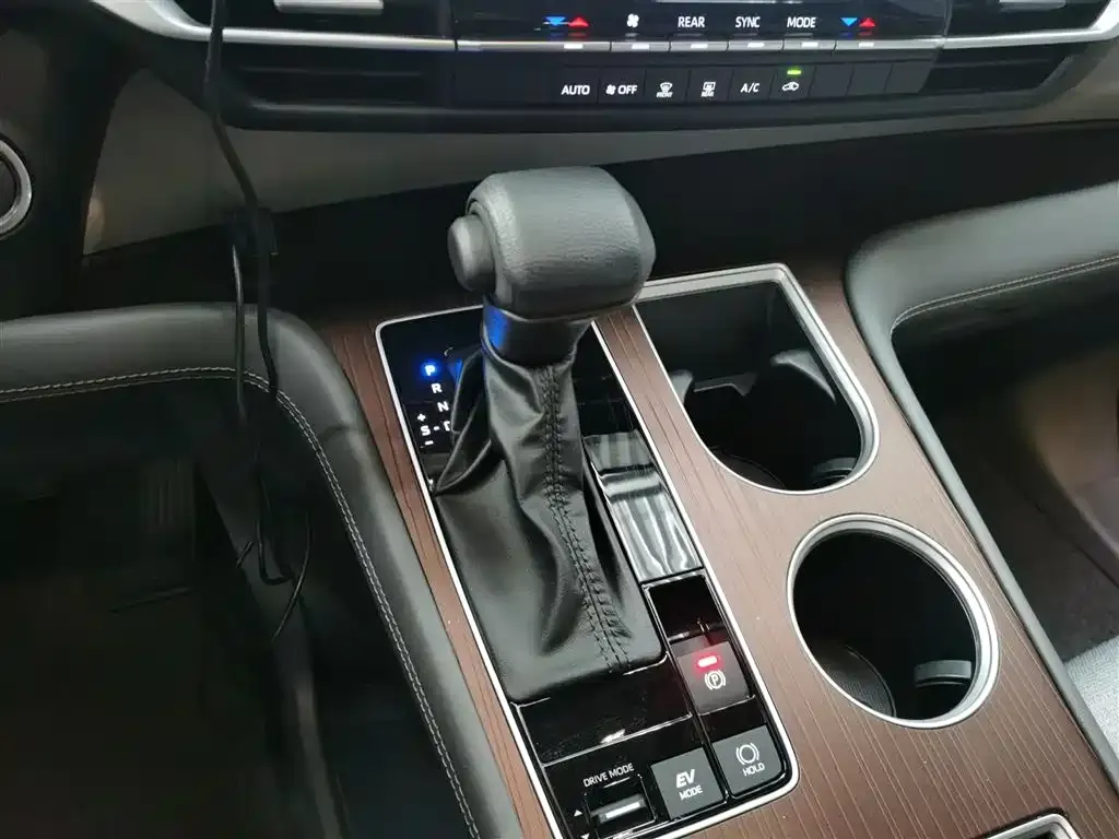 Toyota Sienna 2025 из CN, фото 6