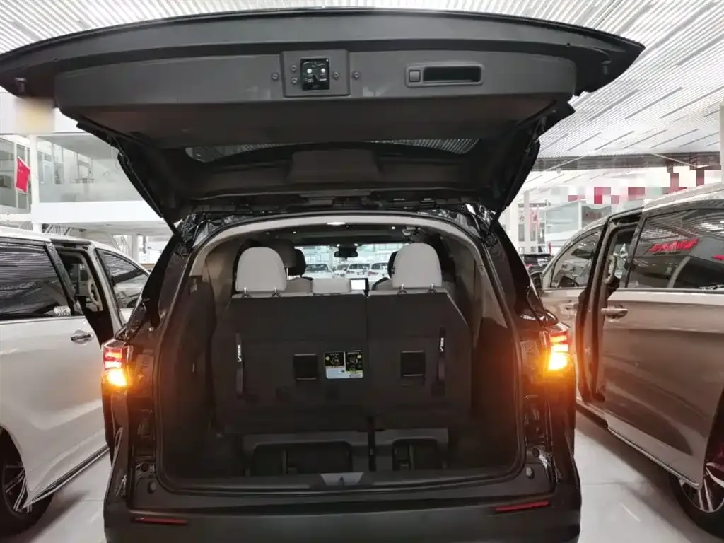 Toyota Sienna 2025 из CN, фото 8