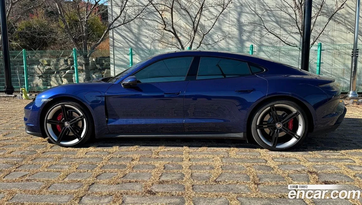 Porsche Taycan 2021 из KR, фото 10