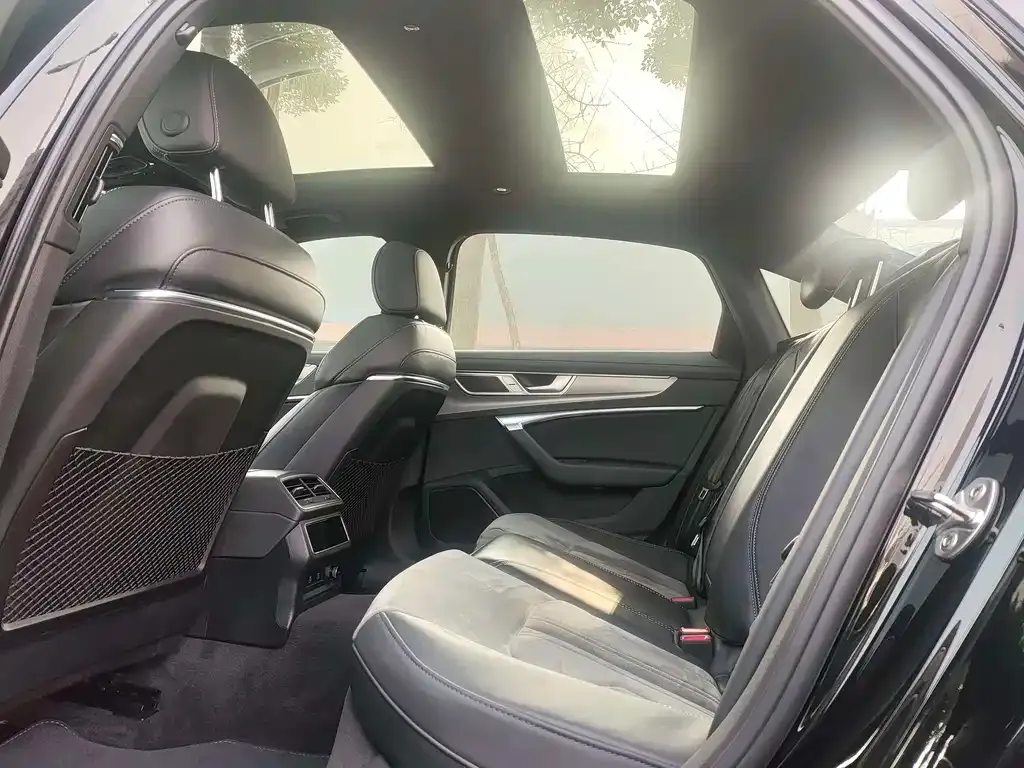 Audi A6L 2024 из CN, фото 8