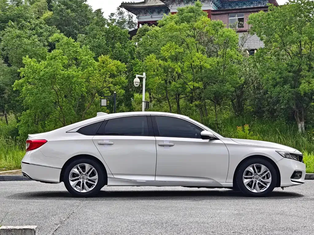 Honda Accord 2023 из CN, фото 7