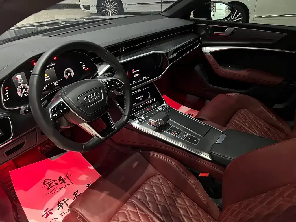 Audi A7L — фото 7