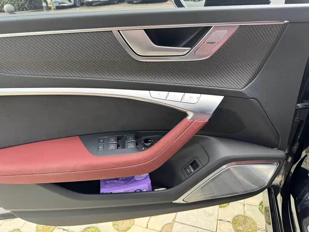 Audi A7L 2024 из CN, фото 3