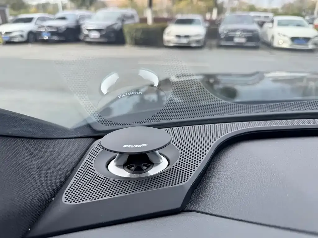 Audi A7L 2024 из CN, фото 2