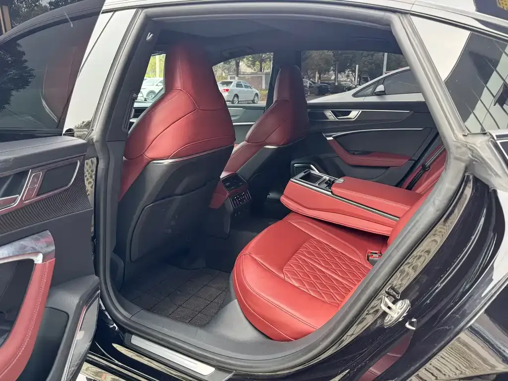 Audi A7L 2024 из CN, фото 5