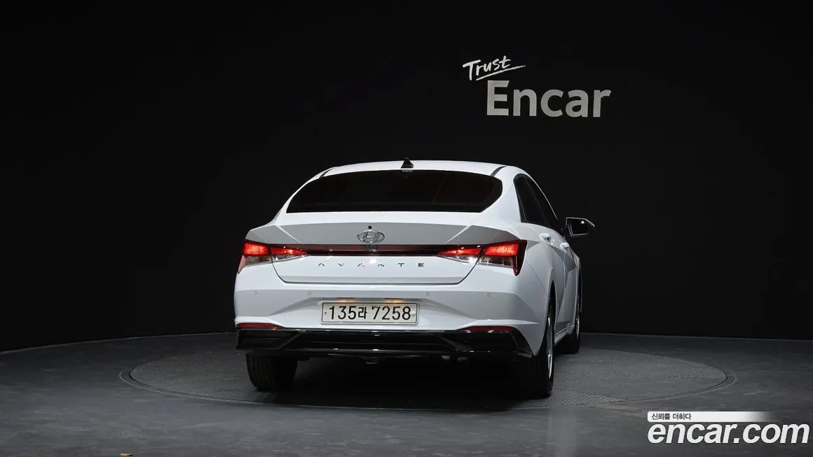 Hyundai AVANTE 2022 из KR, фото 3