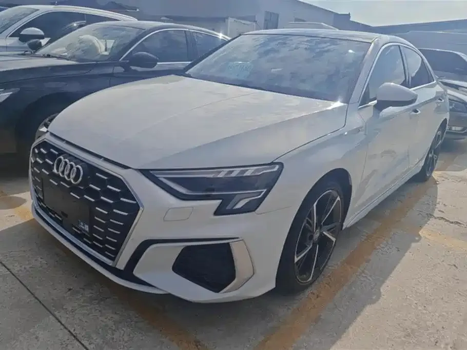 Audi A3 2023 из CN, фото 1