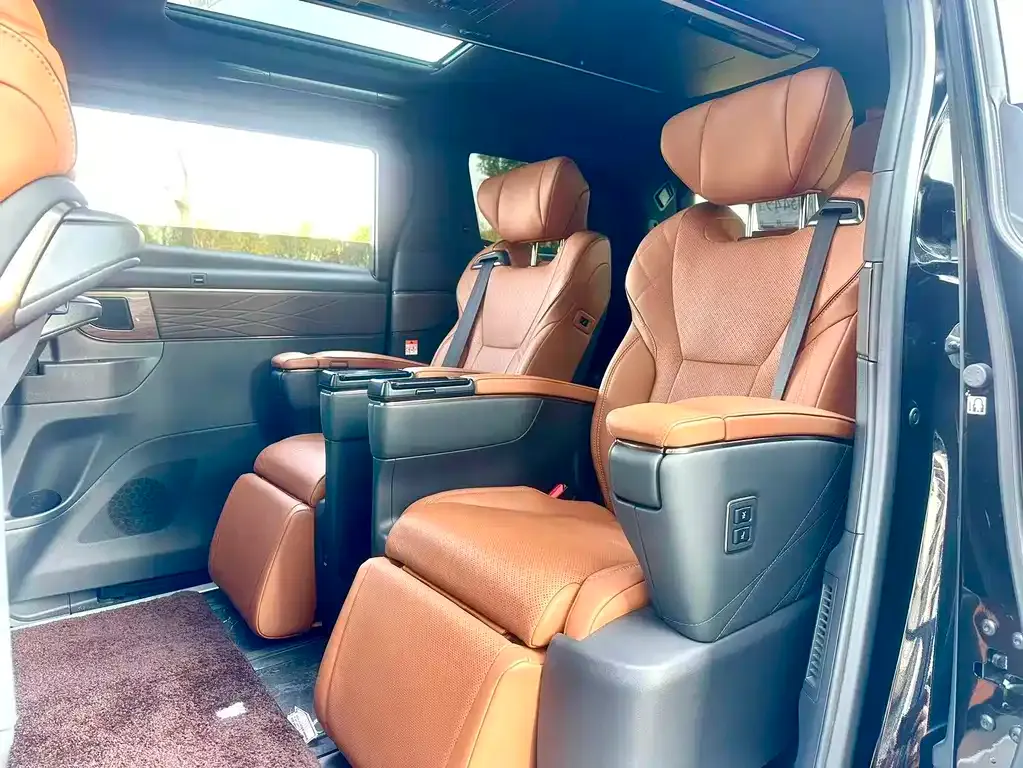 Toyota Alphard 2024 из CN, фото 10