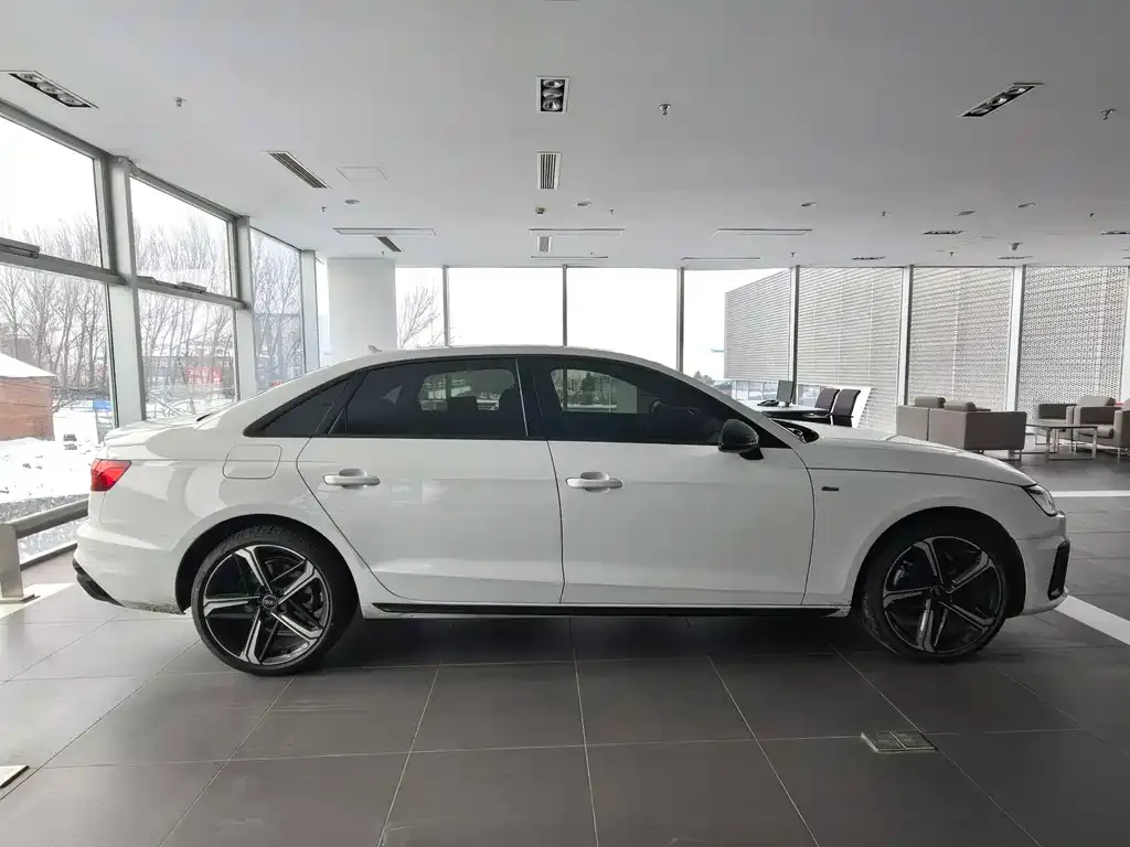 Audi A4L 2025 из CN, фото 8