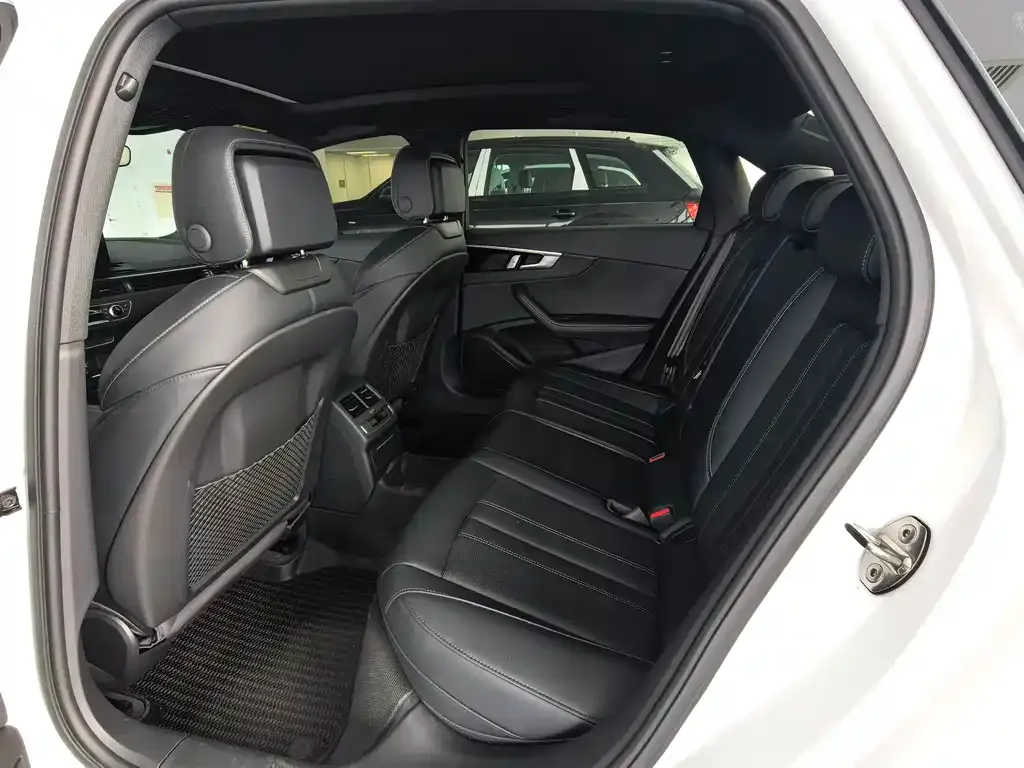 Audi A4L 2025 из CN, фото 10