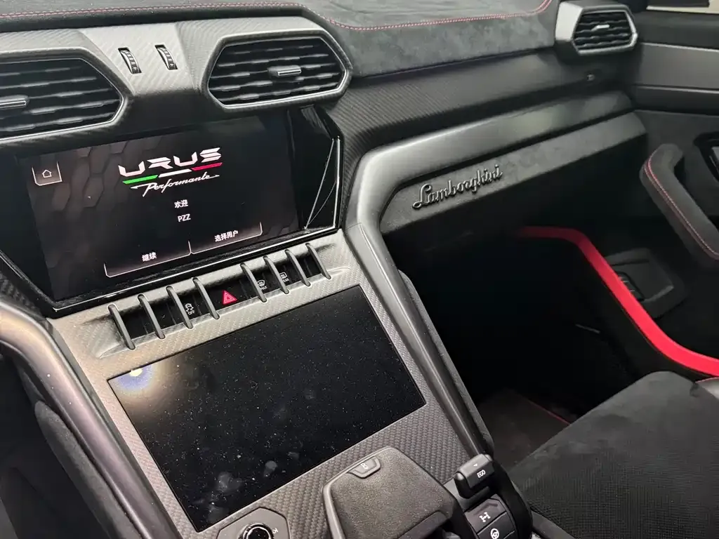Lamborghini Urus 2023 из CN, фото 3