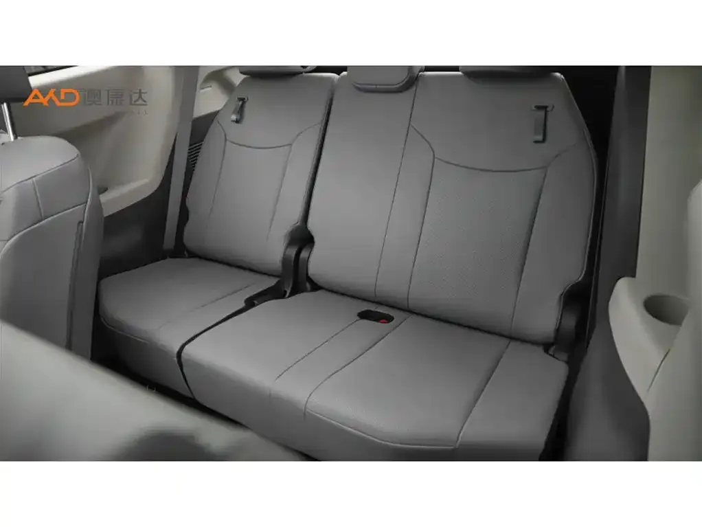 Toyota Granvia — фото 3