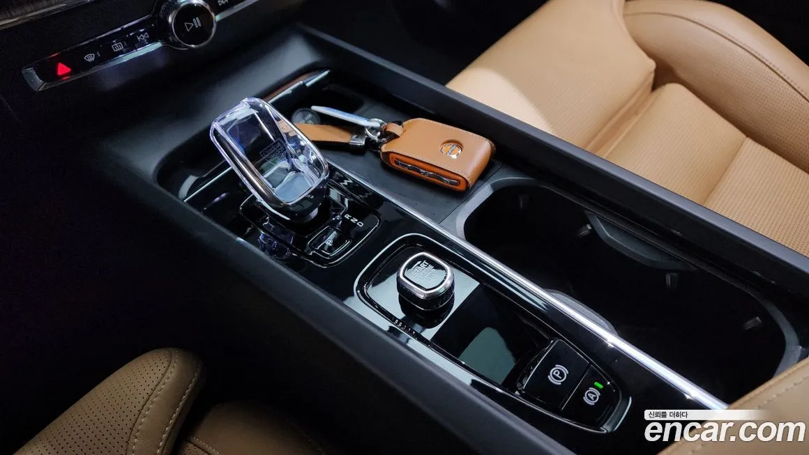 Volvo XC60 2024 из KR, фото 8