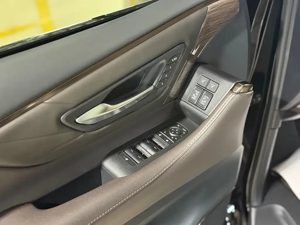 Toyota Vellfire 2025 из CN, фото 8