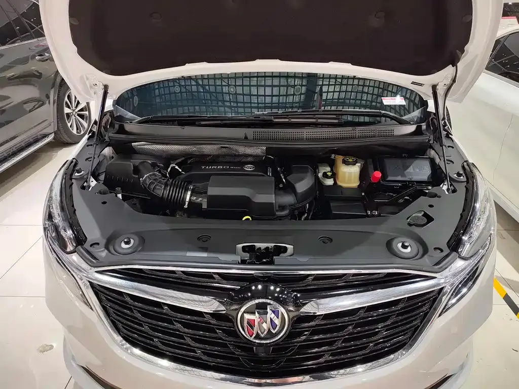 Buick GL8 2022 из CN, фото 3