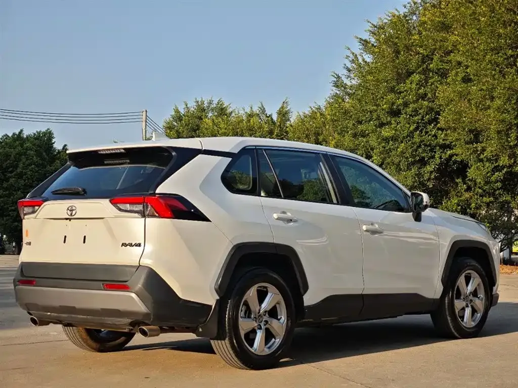Toyota RAV4 2021 из CN, фото 4