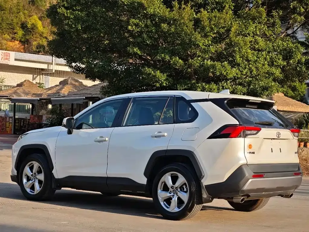 Toyota RAV4 2021 из CN, фото 8