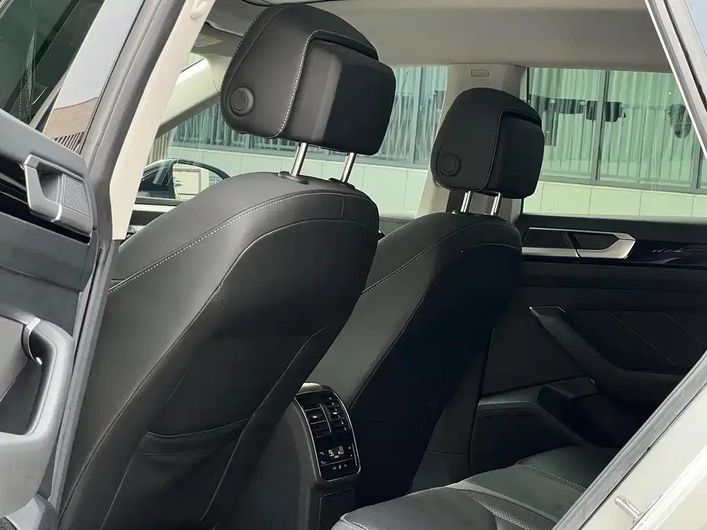 Volkswagen CC 2022 из CN, фото 5