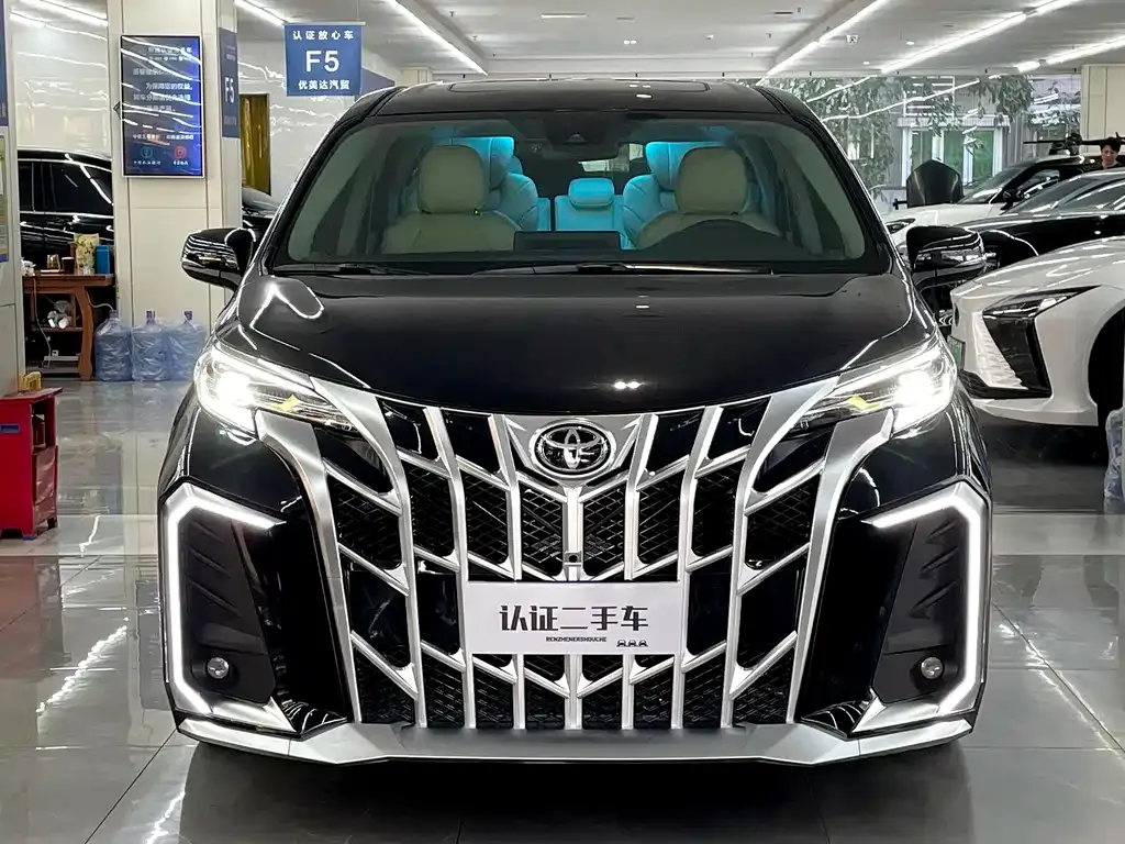 Toyota Granvia 2025 из CN, фото 2