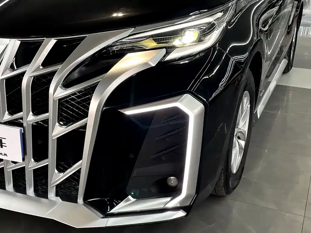 Toyota Granvia 2025 из CN, фото 4
