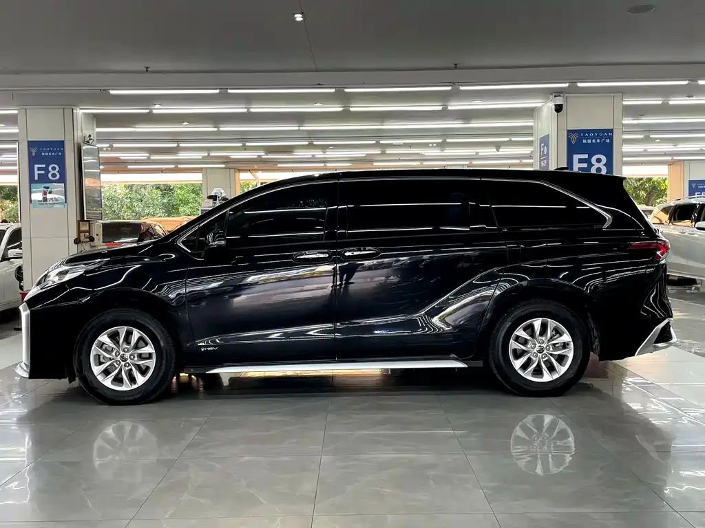 Toyota Granvia 2025 из CN, фото 8