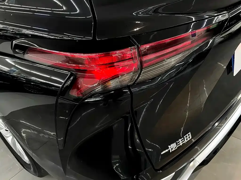 Toyota Granvia 2025 из CN, фото 9