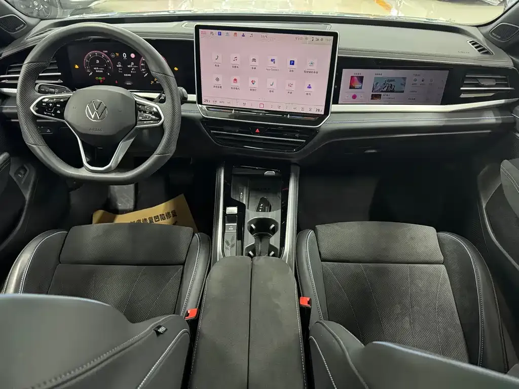 Volkswagen Passat 2024 из CN, фото 3
