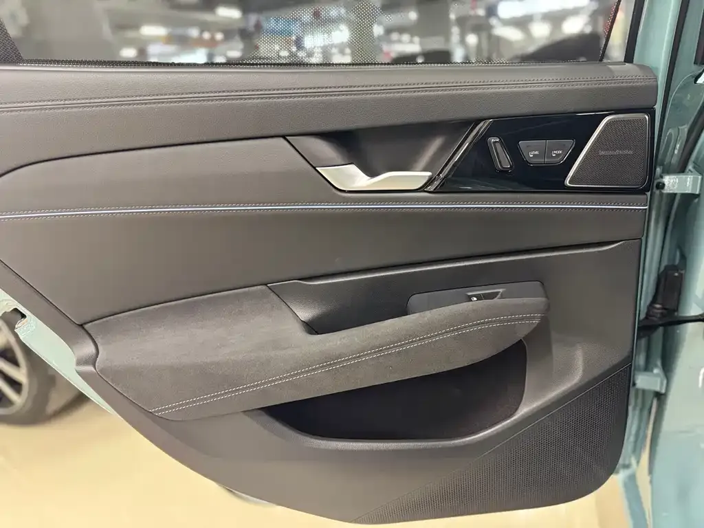 Volkswagen Passat 2024 из CN, фото 8
