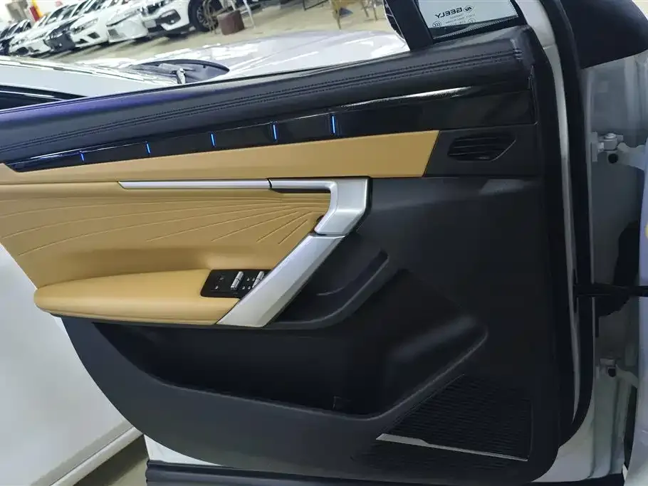 Geely Boyue L 2023 из CN, фото 3