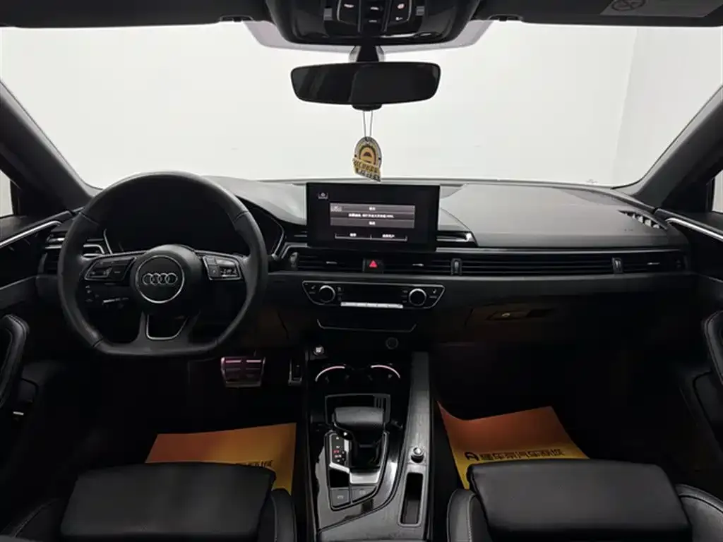 Audi A4L 2023 из CN, фото 9